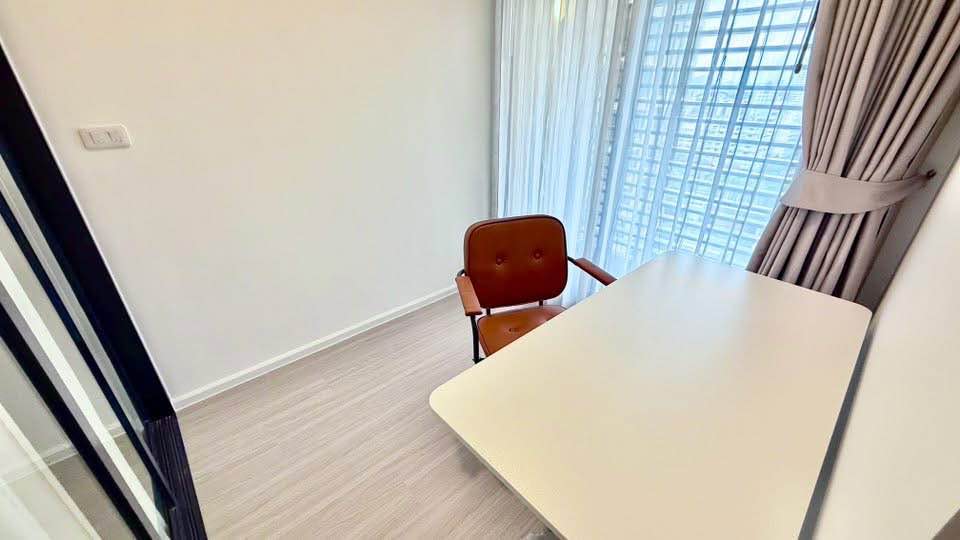 ปล่อยเช่าคอนโด Denim Jatujak (เดนิม จตุจักร) โซน BTS หมอชิต MRT จตุจักร ห้องแบบ 1ห้องนอน / 1ห้องอเนกประสงค์ / 1ห้องน้ำ / โซนครัวปิด ขนาดห้อง 34.5 ตรม. ชั้น 12A