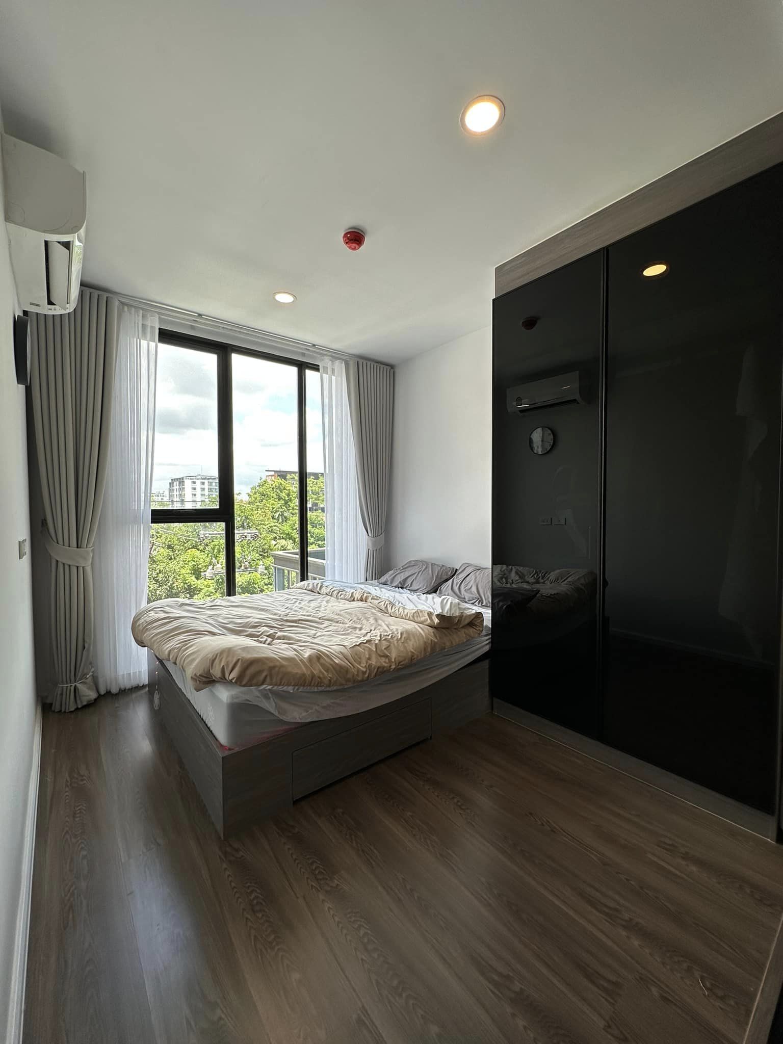 ให้เช่าคอนโด The origin Ratchada - Ladprao (ดิ ออริจิ้น รัชดา – ลาดพร้าว) ตกแต่งเฟอร์ครบห้องมุม 1ห้องนอนและ1ห้องทำงาน ใกล้รถไฟฟ้า2สาย MRTลาดพร้าวสายสีเหลืองและสีน้ำเงิน