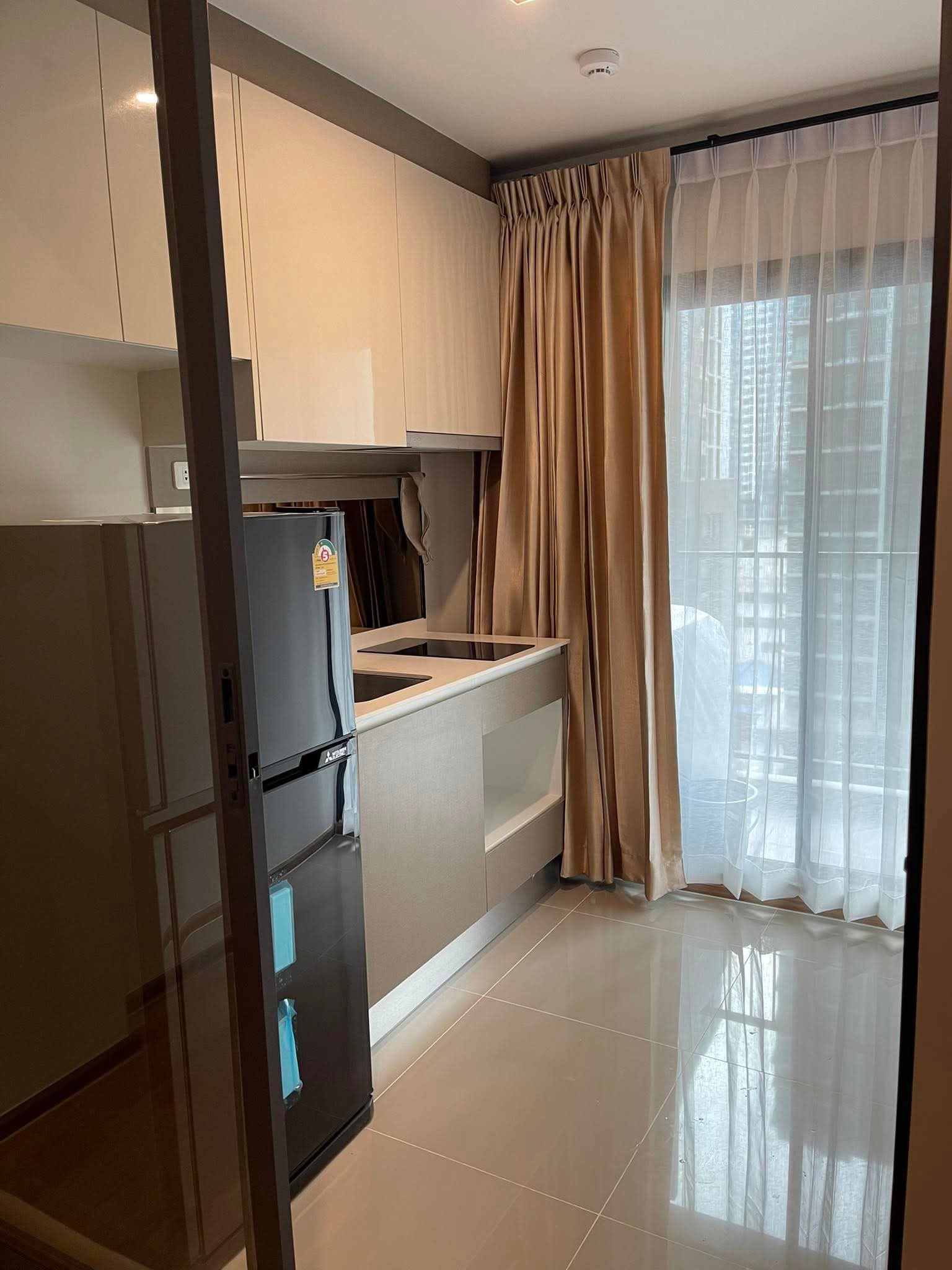 High Rise โซนพื้นที่ MRT พระราม 9 ให้เช่าห้องแบบ 1ห้องนอน 1ห้องน้ำ 1ครัวปิด คอนโด IDEO Rama 9-Asoke (ไอดีโอ พระราม 9-อโศก) ขนาดห้อง 31.5 ตรม. ชั้น 9 ให้เช่า 25,000 ต่อเดือน สัญญาขั้นต่ำ 1 ปี