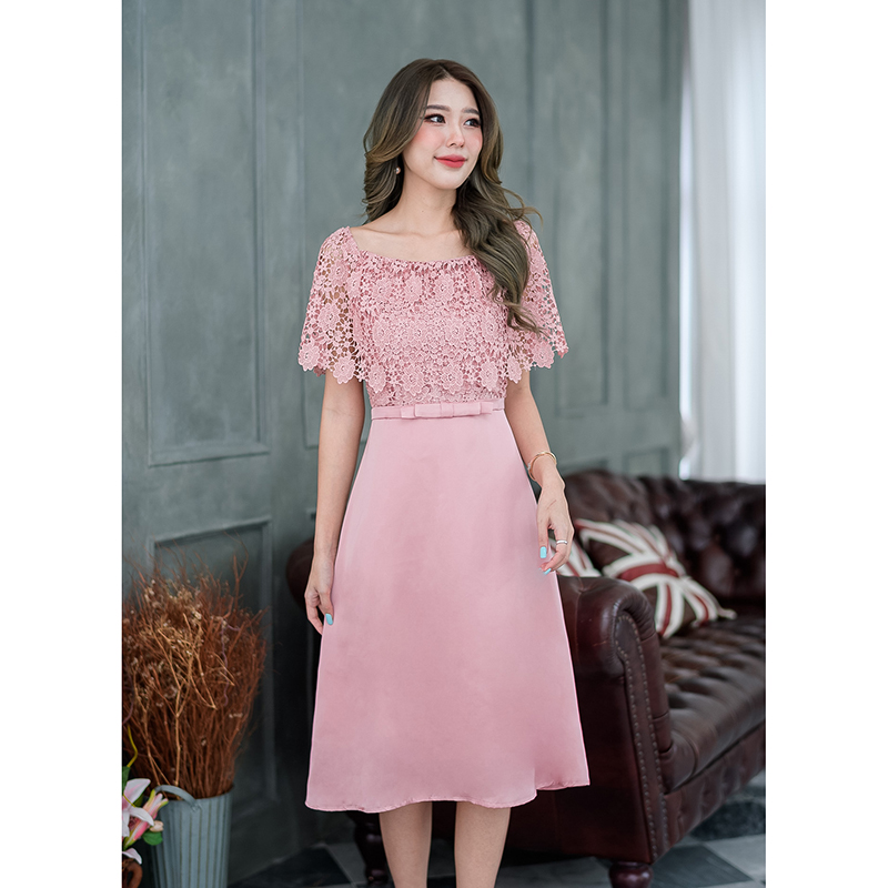 kudapy เดรสสั้นสีชมพู/สีเทา ลูกไม้คลุมไหล่ งานสวยหวานผ้าลูกไม้เนื้อดี ช่วงไหล่เป็นงานยางยืด สามารถใส่เกาะไหล่เป็นเสื้อทรงปกติ