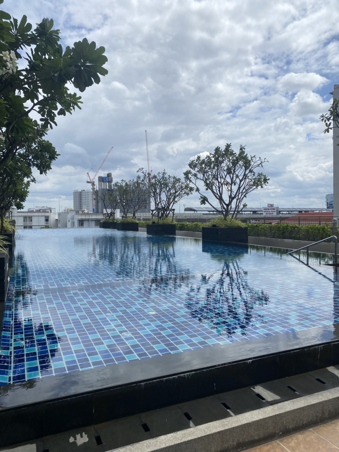 ให้เช่า ศุภาลัย ซิตี้ รีสอร์ท สถานีพระนั่งเกล้า-เจ้าพระยา ชั้น28เฟอร์ครบไม่มีเครื่องใช้ไฟฟ้า