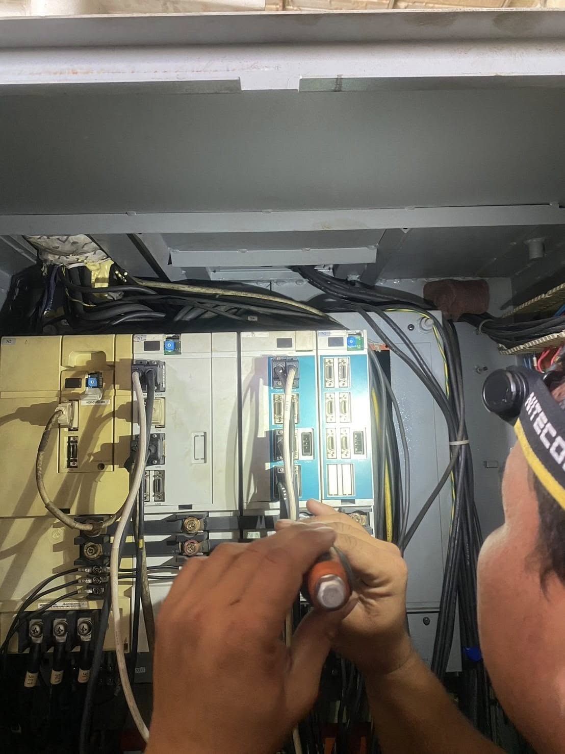 ซ่อม HARTFORD VMC1600S จอเปิดไม่ติด parameter หายครับ ทำการเปลี่ยน battery และลง parameter