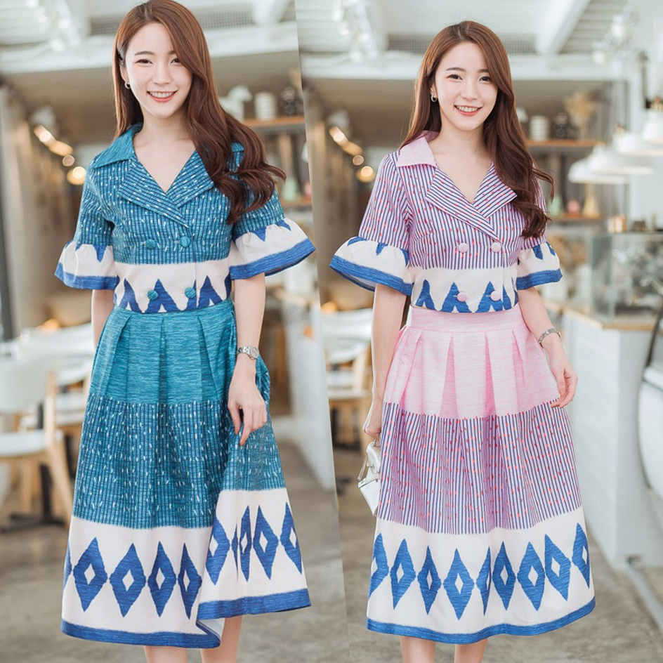 kudapy เดรสสั้นผ้าไทยคอปกลายสี่เหลี่ยมเพชรสีเขียว/สีชมพู แขนสั้นระบายชาย มีซับใน ซิบหลังค่ะ