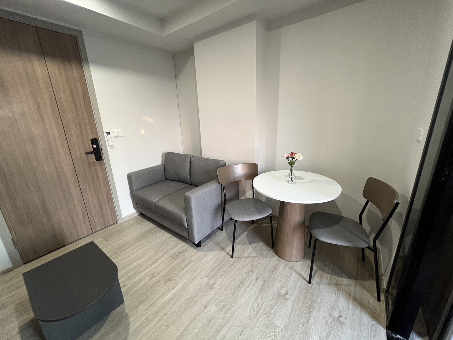 ปล่อยเช่าคอนโด Nue Core Khu Khot Station (นิว คอร์ คูคต สเตชัน) - ห้องใหม่มือแรก 1ห้องนอน 1ห้องน้ำ 1ห้องนั่งเล่น 1ห้องครัว - ใกล้ BTS คูดต - ขนาดห้อง 26.45 ตรม. ชั้น 7 ตึก D