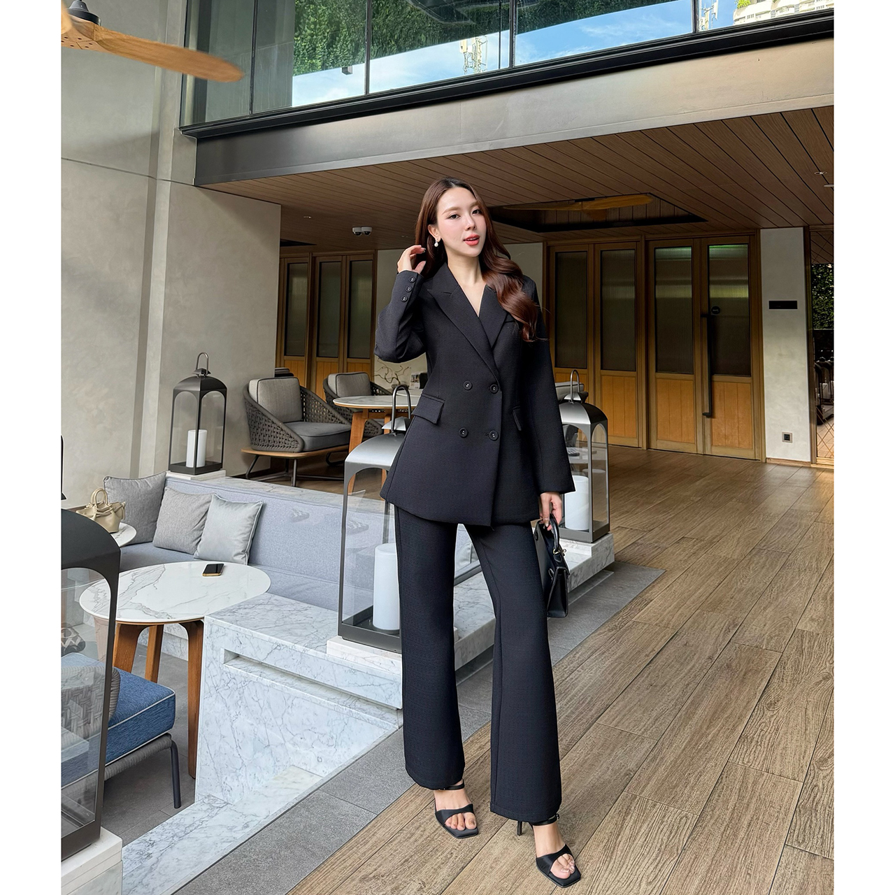 kudapy เซ็ทสูท ผ้าทอชนิดพิเศษ ยับยาก อัดกาวทั้งชุด เสื้อสูททรงทันสมัยออกออกแบบให้มีทรงยาวเข้ารูป