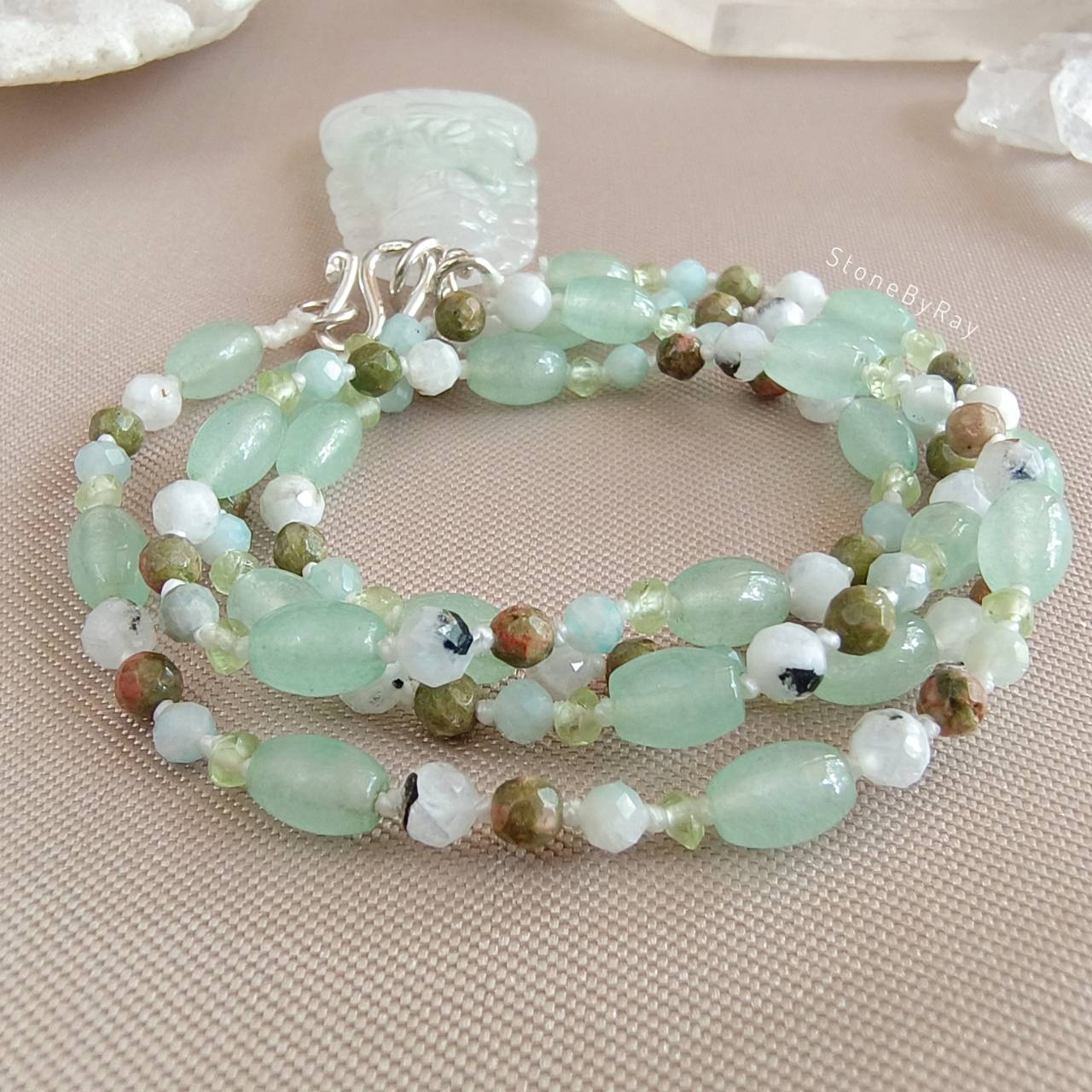 สร้อยคอเชือกถักหินรวม5ชนิดกับจี้เจ้าแม่กวนอิมหยก