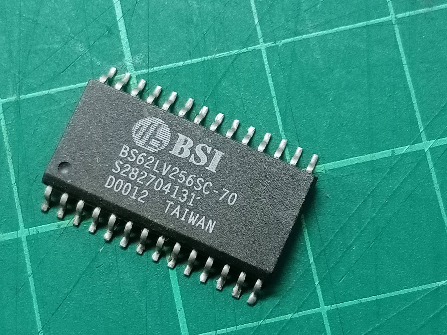 BSI BS62LV256SC-70 VERY LOW POWER / VOLTAGE CMOS SRAM 32K x 8 BIT IC