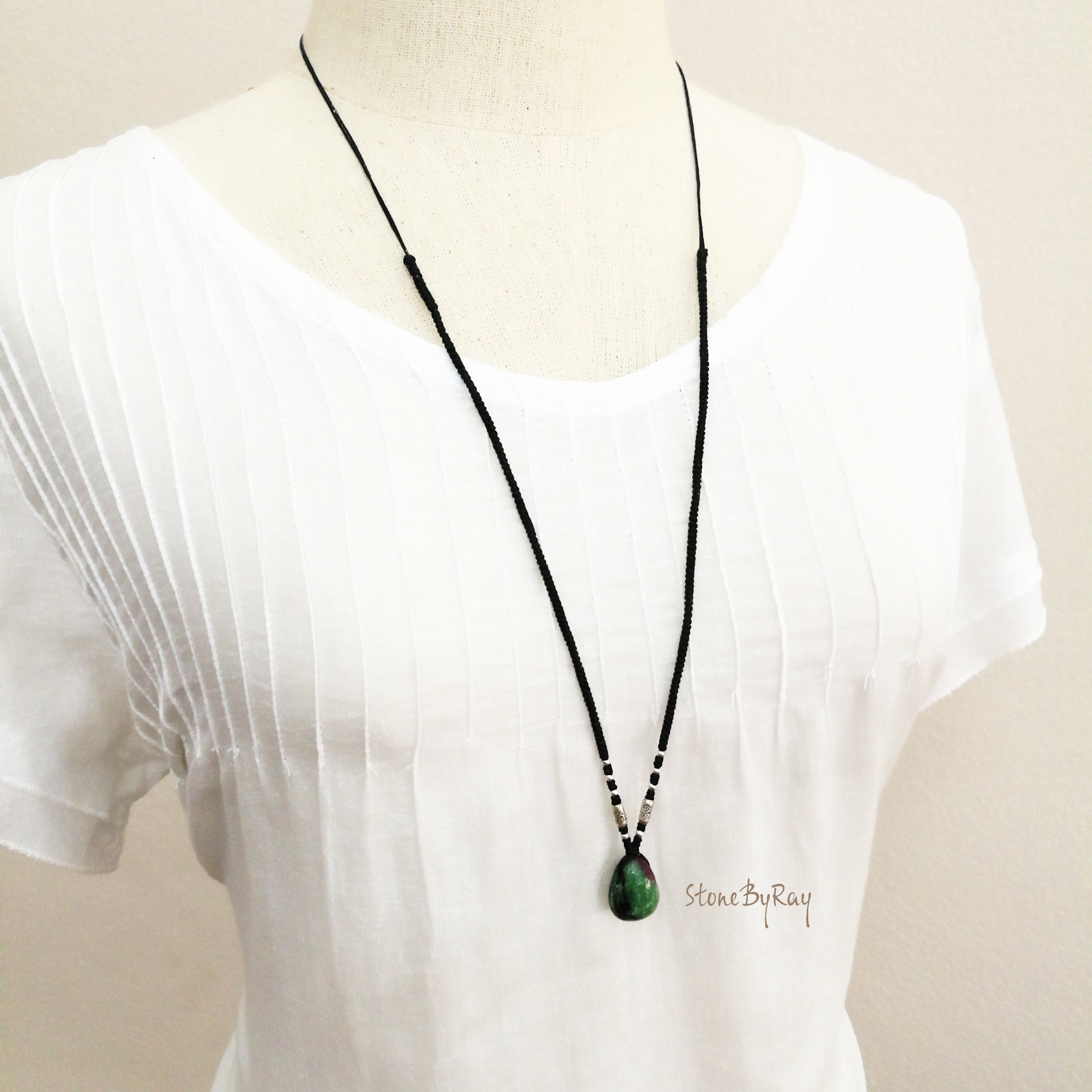 สร้อยคอเชือกถักจี้ทับทิมซอยไซต์