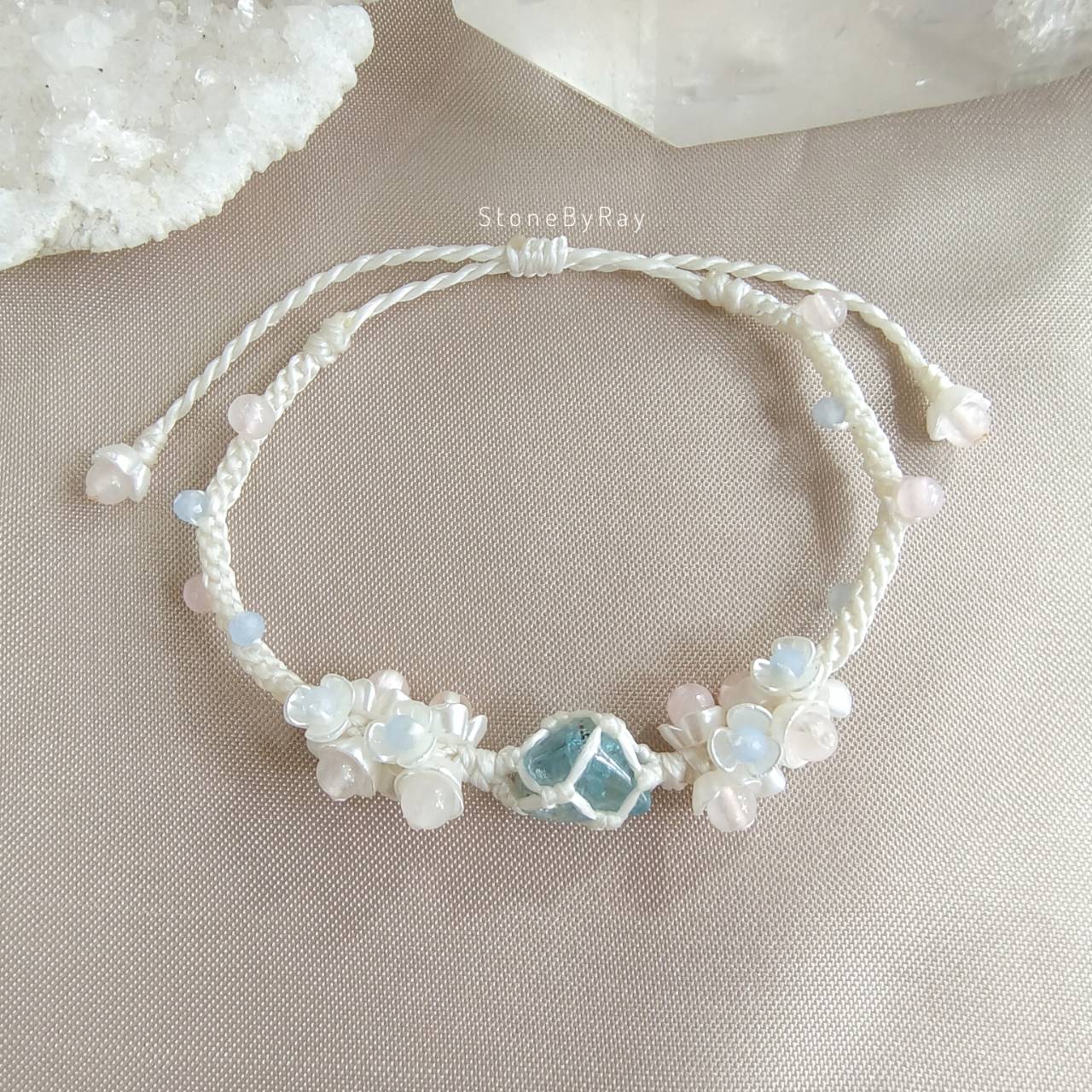 สร้อยข้อมือเชือกถักหินบลูอพาไทต์ Blue Apatite