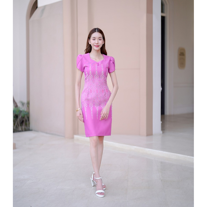 kudapy เดรสสั้นสีฟ้า/สีเขียว/สีชมพู ผ้าทอลายสวยๆ คอหัวใจ แขนกลีบบัว แต่งกระดุมปั๊มทรงสอบ สวยปังสุดๆ