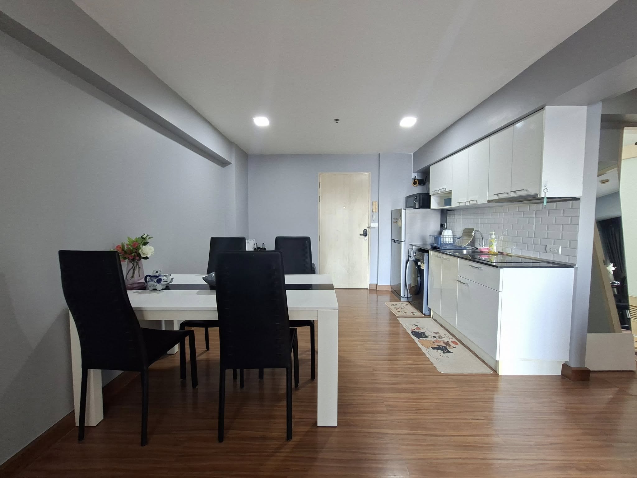 ให้เช่าคอนโด My Resort Bangkok (มาย รีสอร์ท แบงค์คอก) 2ห้องนอน / 1ห้องน้ำ ขนาด 65 ตรม. ชั้น 12 ตึก A ค่าเช่า 30,000 ต่อเดือน รถไฟฟ้า MRT เพชรบุรี / มศว