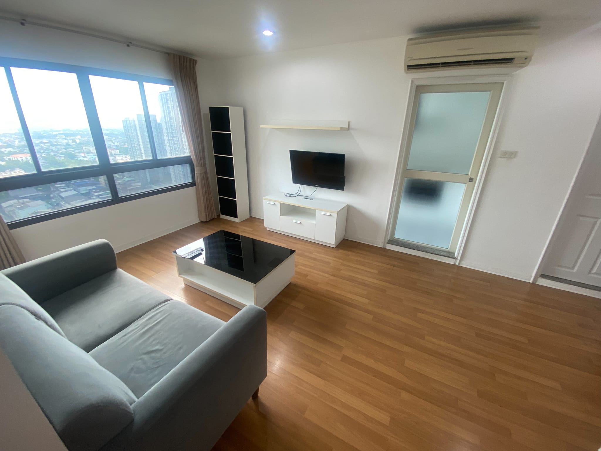 ให้เช่า ลุมพินี เพลส รัชดา-ท่าพระ 2ห้องนอน เฟอร์ครบพร้อมอยู่