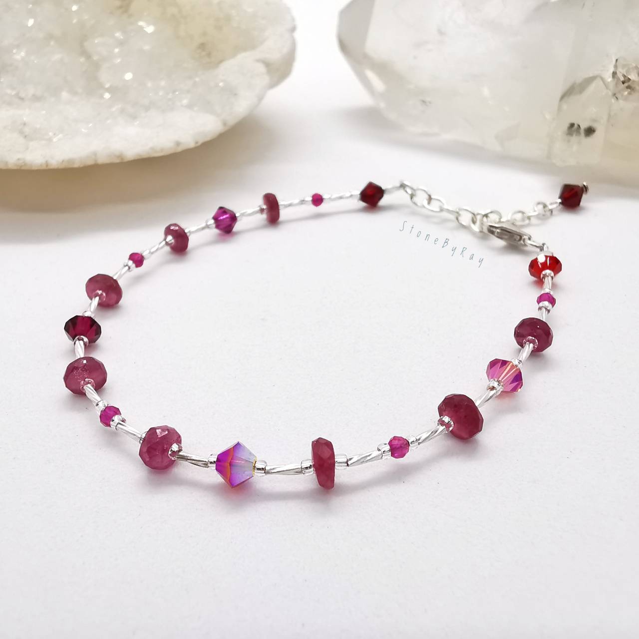 สร้อยข้อมือเงินดีไซน์กับทับทิมเจียรเหลี่ยม(Ruby)