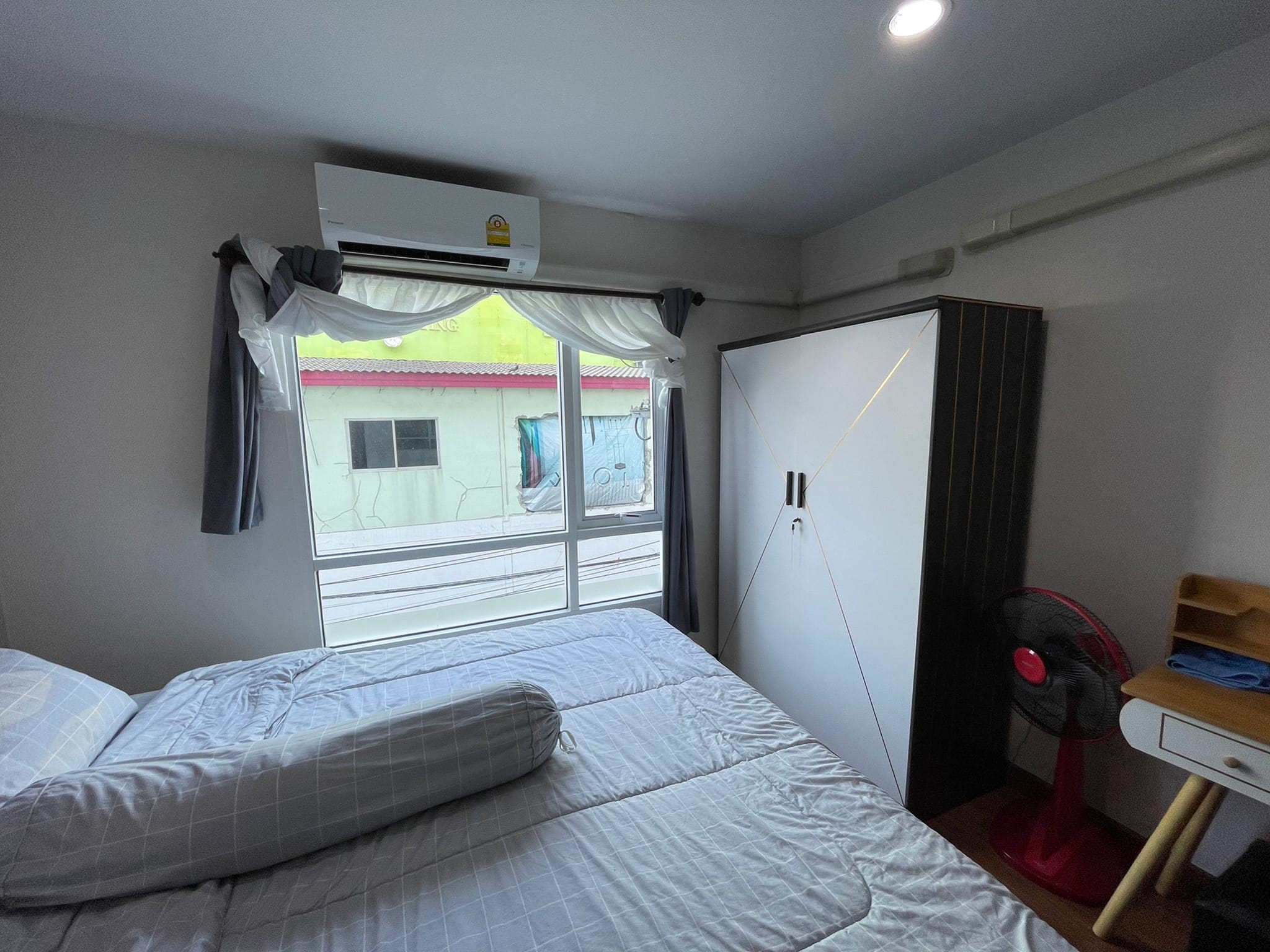 Low Rise โซนพื้นที่ BTS อ่อนนุช ให้เช่าห้องแบบ 1ห้องนอน 1ห้องน้ำ 1ครัวปิด คอนโด Regent Home Sukhumvit 81 (รีเจ้นท์ โฮม สุขุมวิท 81) ขนาดห้อง 28 ตรม. ชั้น 3 ตึก C