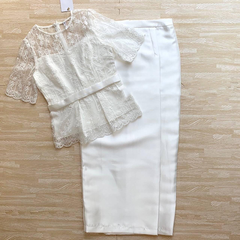 kudapy Set 2 ชิ้น เสื้อลูกไม้+กระโปรง เซตผ้าไทยสีขาว มีซับใน ซิบหลัง ผ้าไหมอิตาลี S