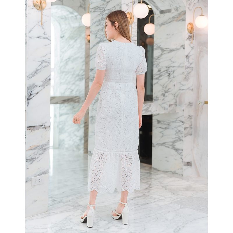 kudapy เดรสยาวสีชมพู/สีขาว คอวีแขนตุ๊กตาผ้าลูกไม้ใส่สบายสวยดูดี