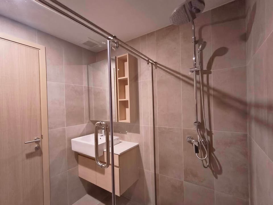 ปล่อยเช่า The Shade Sathorn 1 : เดอะ เชดด์ สาทร 1 - โซนพื้นที่ MRT คลองเตย 1ห้องนอน 1ห้องน้ำ 1ห้องนั่งเล่น - ขนาดห้อง 36 ตรม. ชั้น 8 - ให้เช่า 19,000 ต่อเดือน