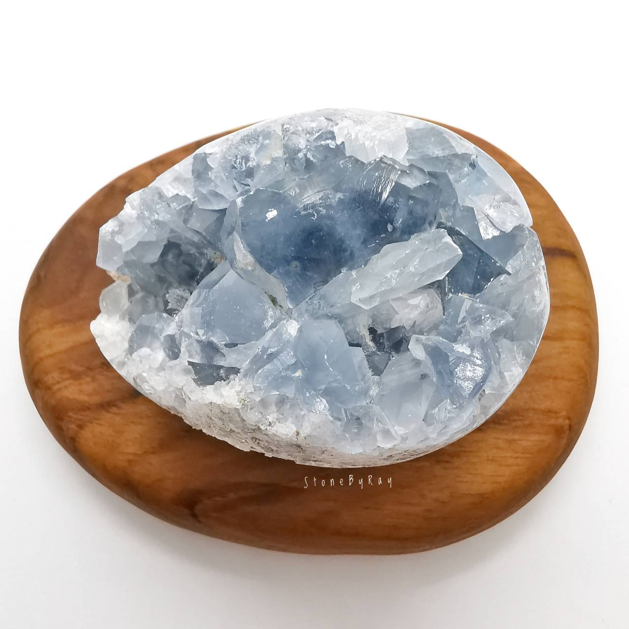 หินเซเลสไทน์ผลึกธรรมชาติเจียรทรงไข่ Celestine