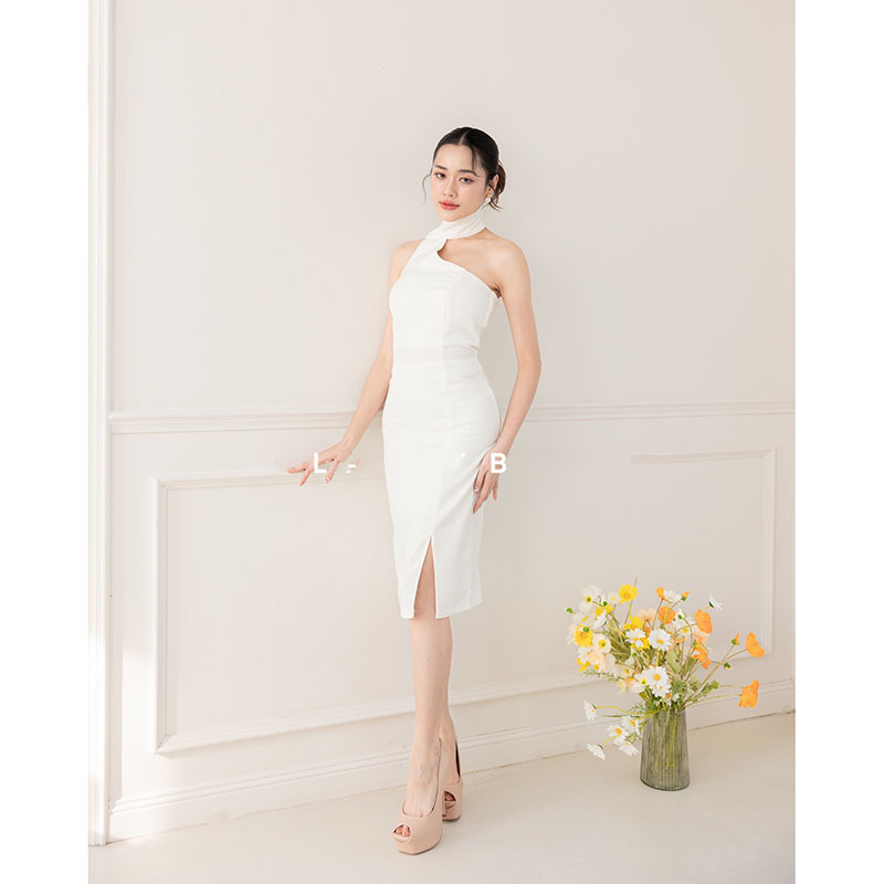 kudapy เดรสสั้นสีน้ำตาลอิฐ/สีเขียว/สีกรม/สีขาว เดรสเปิดไหล่ใส่ออกงาน เฟี้ยสๆ เรียบ หรู ดูแพง