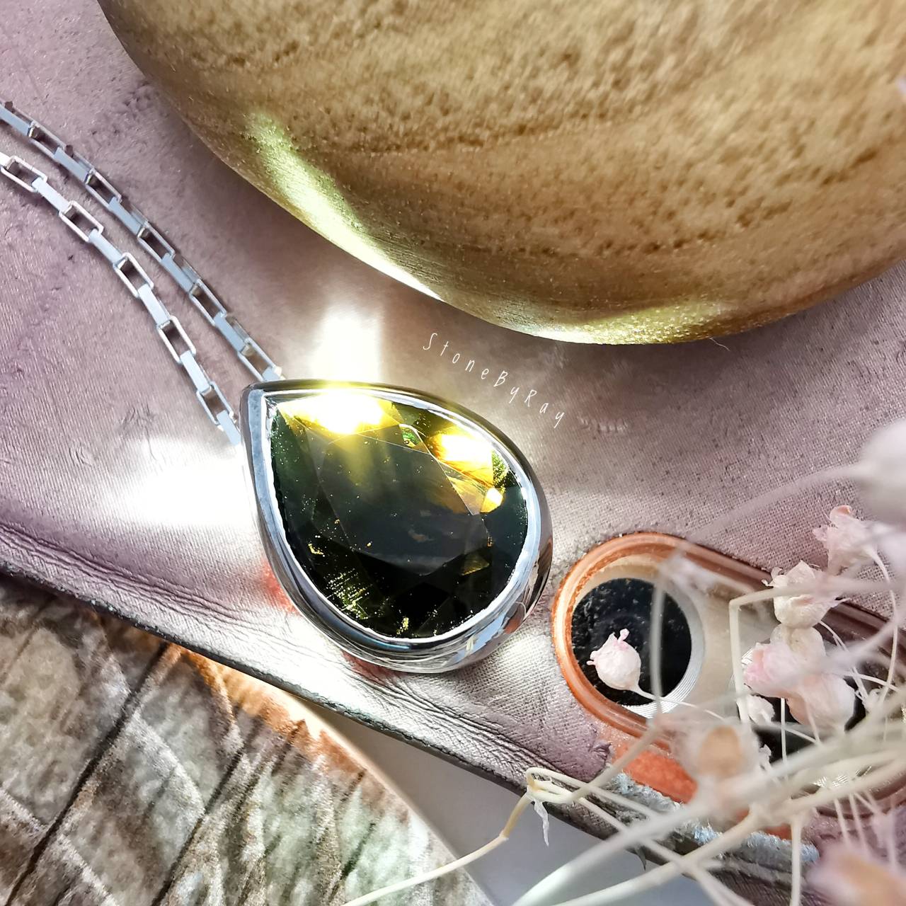 สร้อยคอเงินจี้หินสะเก็ดดาว Tektite