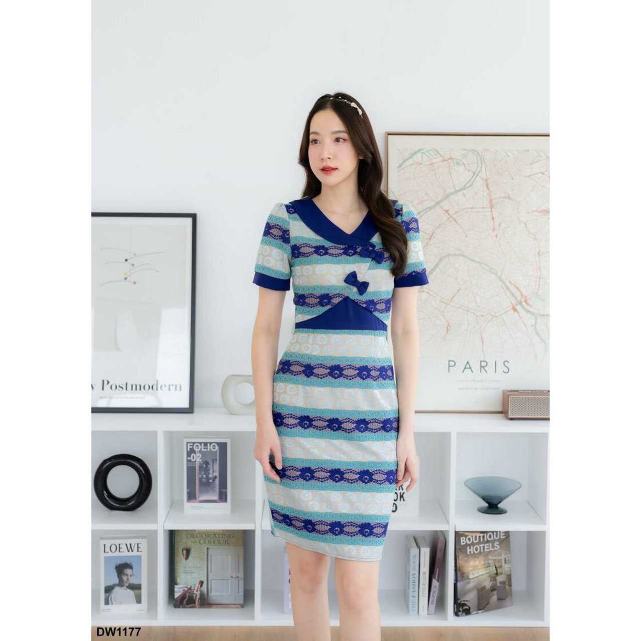 kudapy เดรสสั้นสีชมพู/สีฟ้า/สีกรม เดรสแขนสั้น คอปกไขว่อกโบว์ลูกไม้2โทน