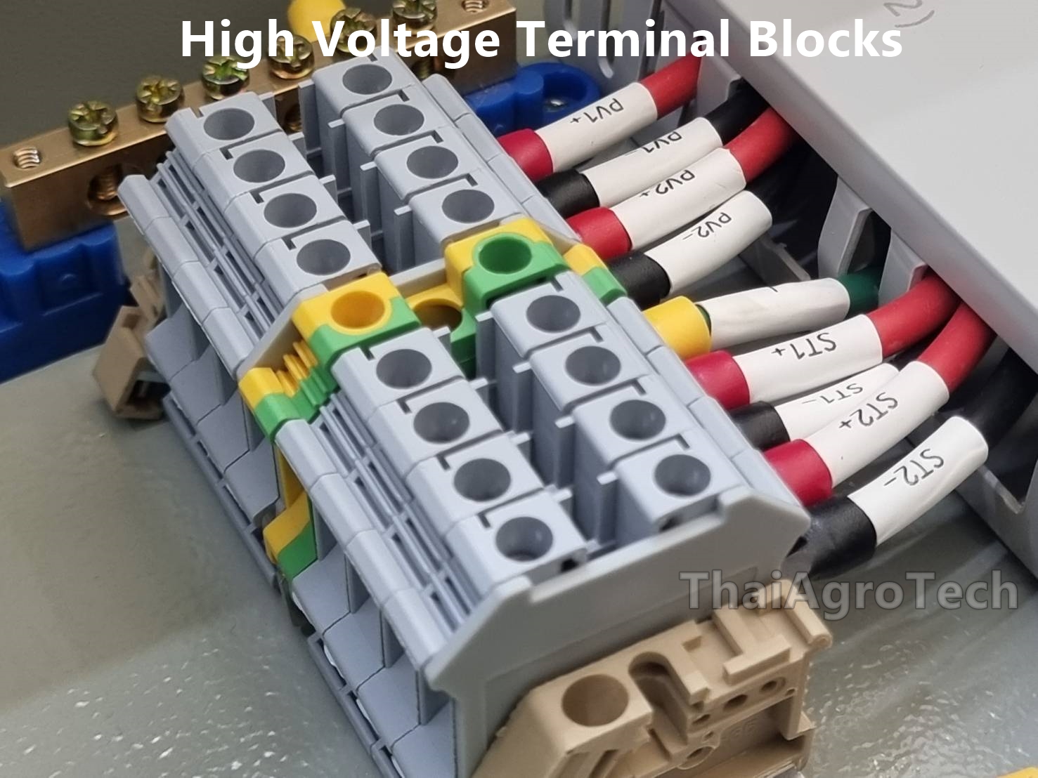 ตู้คอมบายเนอร์ AC-DC combiner box 2string 3phase (RCBO) สำหรับระบบโซล่าเซลล์ ขนาดติดตั้ง 10-15กิโลวัตต์