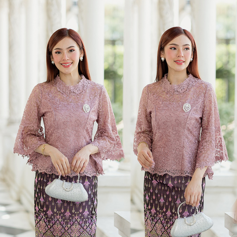 kudapy (เฉพาะเสื้อ) เสื้อลูกไม้สีฟ้า/สีส้มม่วง/สีทอง/สีขาว ตัวเสื้อใช้ผ้าลูกไม้ใยบวบเนื้อดีลายลูกไม้แน่นทั้งตัว ตัวเสื้อมาพร้อมซับในเนื้อดีในตัว