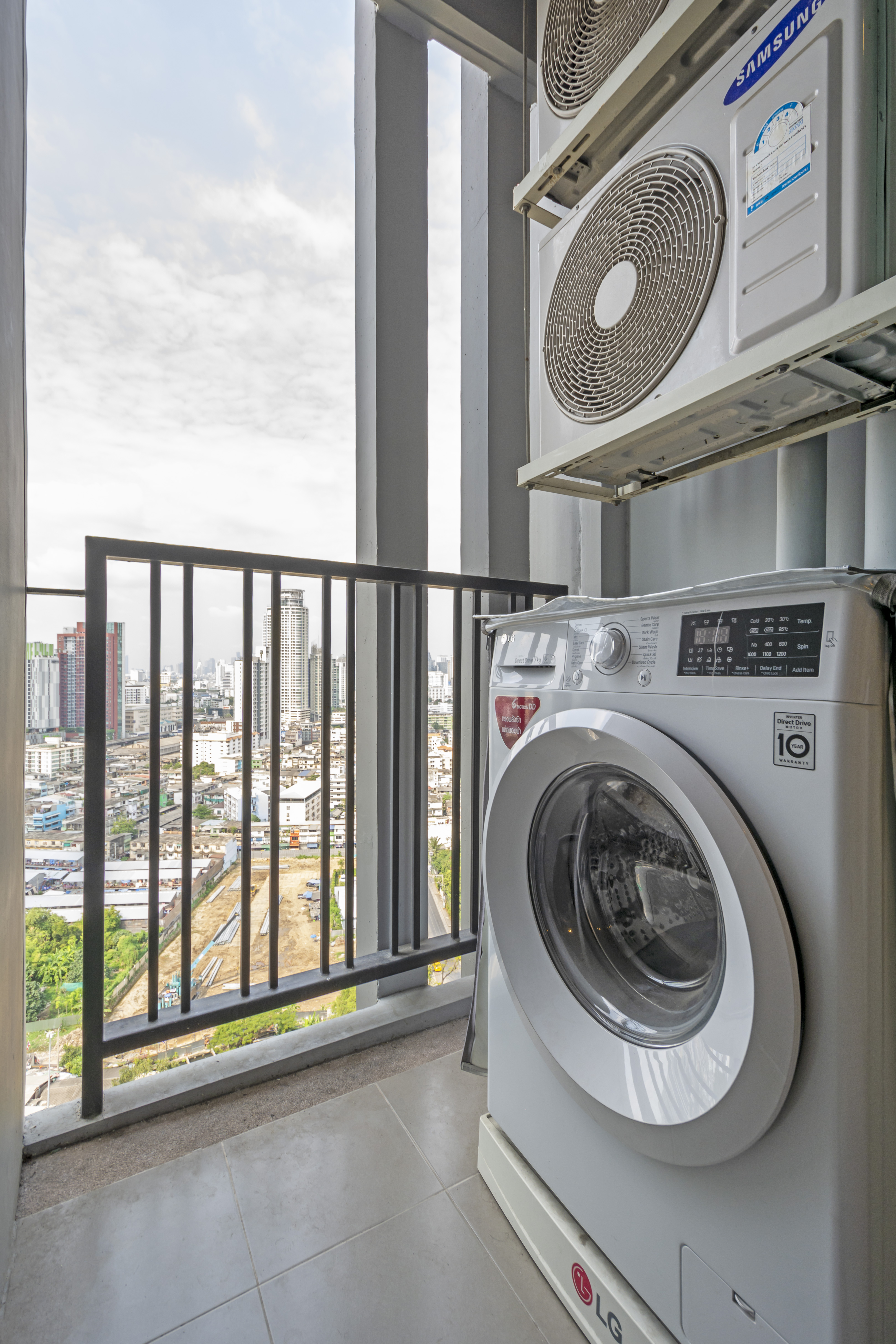 ขายพร้อมผู้เช่า The Base Park West Sukhumvit 77 (เดอะ เบส พาร์ค เวสต์ สุขุมวิท 77)