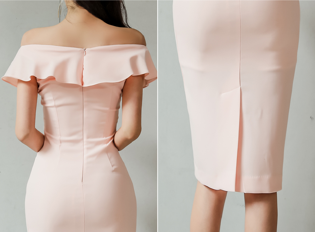 ชุดเดรสผ้าโพลีเอสเตอร์สีชมพูโอรส ดีไซส์เปิดไหล่