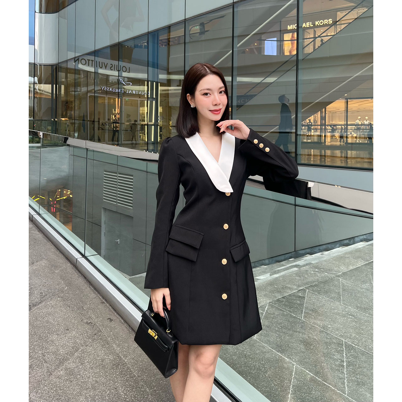 kudapy เดรสสูทแขนยาวทูโทนแต่งปกสีขาว สวยโดดเด่นด้วยลุคสาวออฟฟิศที่ใส่แล้วดูผอม ตัวเดรสเป็นทรงเข้ารูปมีซับในทั้งตัว