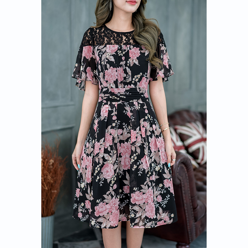 kudapy เดรสสั้นสีชมพู/สีดำ ผ้าชีฟอง อกช่วงบนตัดต่อด้วยผ้าลูกไม้ แขนเสื้อจะสวยเป็นพิเศษ