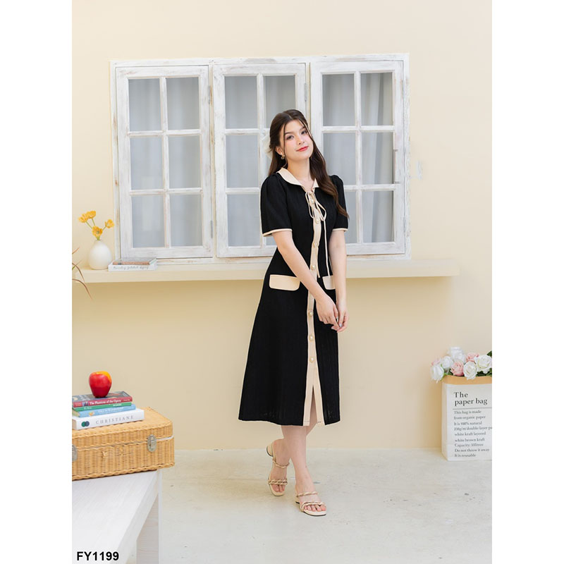 kudapy เดรสยาวสีครีม/สีดำ สไตล์มินิมอล ติดกระดุม ทรงกระสอบ เป็นงานแต่งกระเป๋า พร้อมโบว์ผูกเพิ่มกิมมิคให้ดูน่ารักยิ่งขึ้น