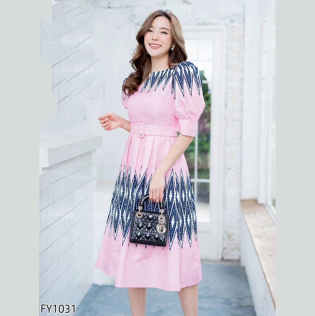 kudapy เดรสผ้าไทยยาวคลุมเข่าสีเขียวมิ้นท์/สีม่วง/สีชมพู เดรสคอกลมแขนตุ๊กตาเข็มขัดรัดเอวลายไทย