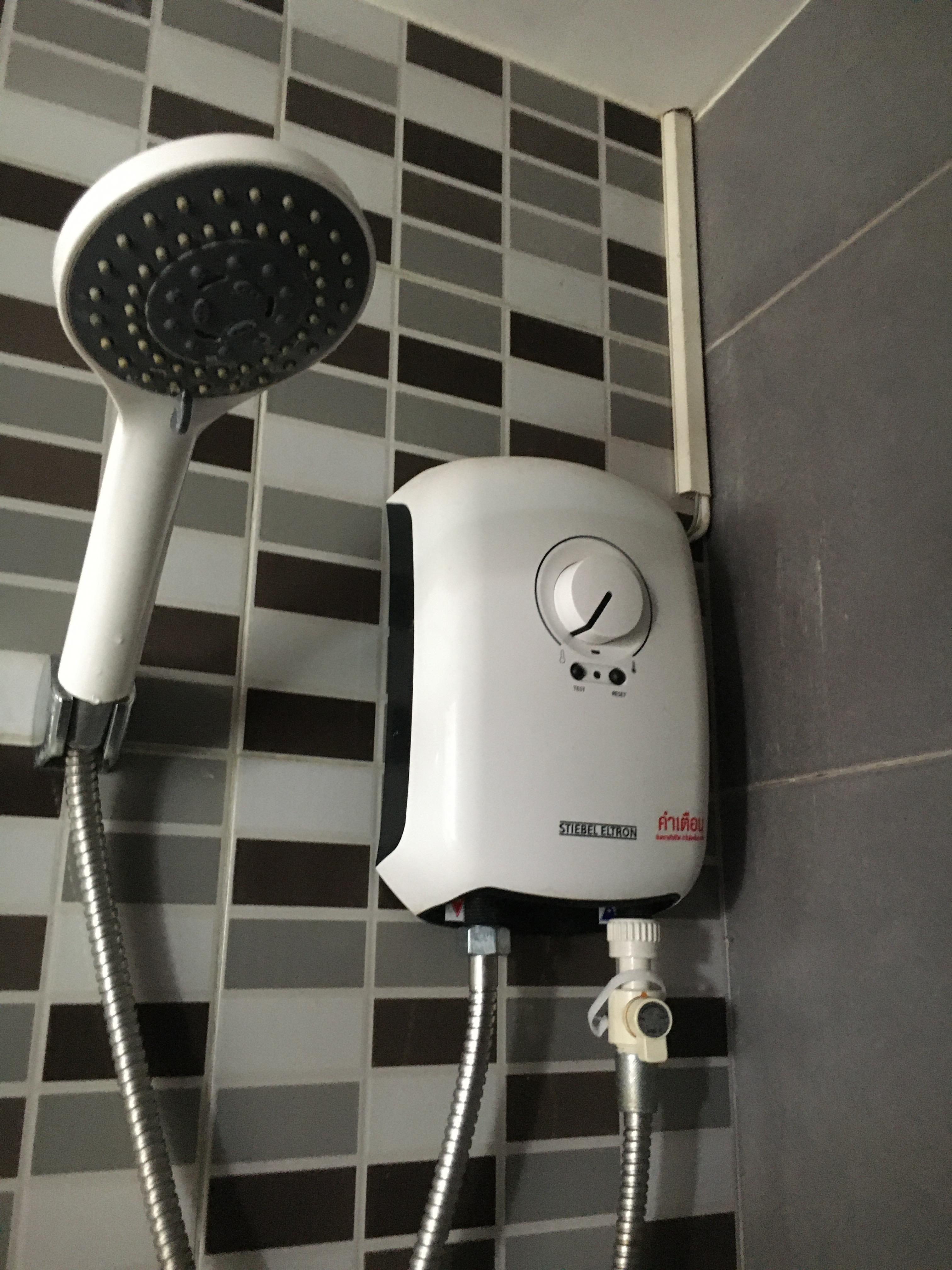 ขายคอนโด MRT ไทรม้า พร้อมเฟอร์นิเจอร์ สอบถามแอด Line ID : Smile-easy ที่ ดีคอนโด รัตนาธิเบศร์