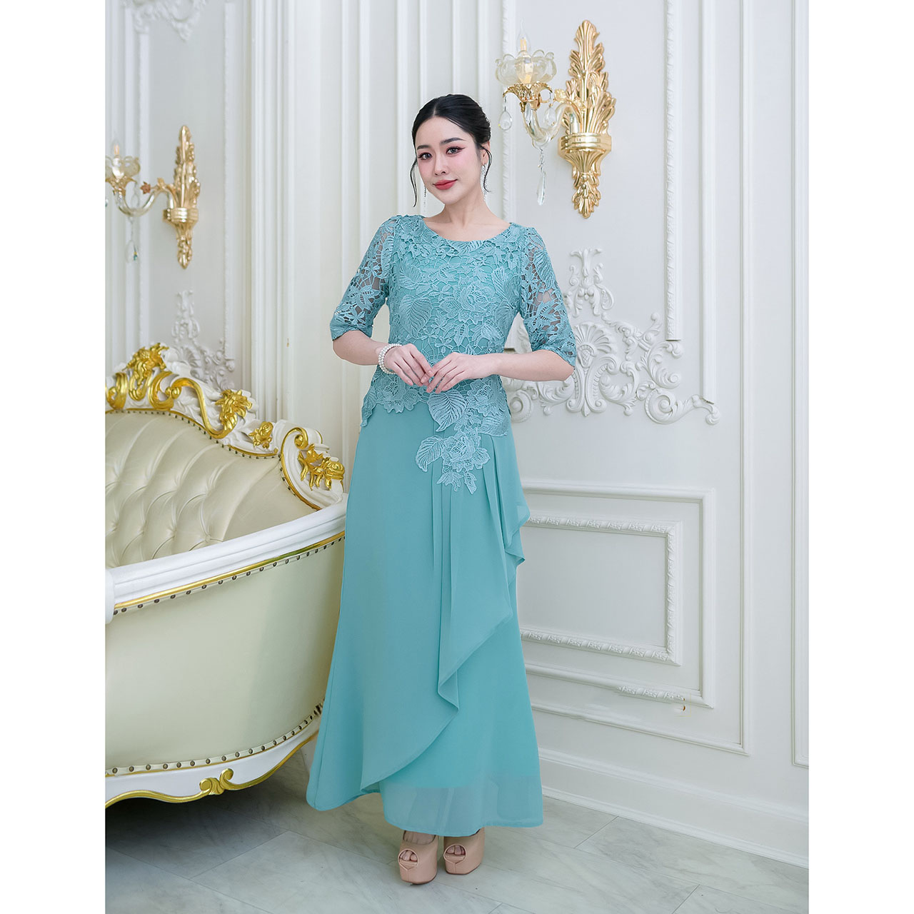 kudapy เดรสลูกไม้สีเขียวพาสเทล เดรสยาวราตรีออกงาน ทรงกระโปรงสวยหรูหราปลายกระโปรงบานสะดุ้งเล็กน้อยคล้ายทรงหางปลา