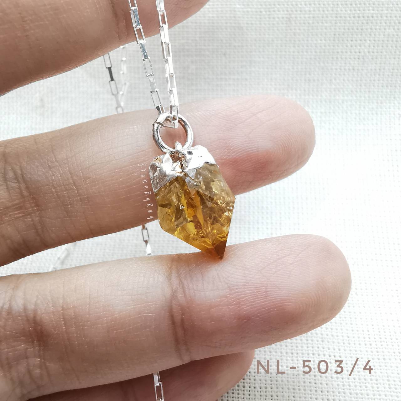 สร้อยคอเงินจี้หินซิทรินผลึกธรรมชาติ Citrine