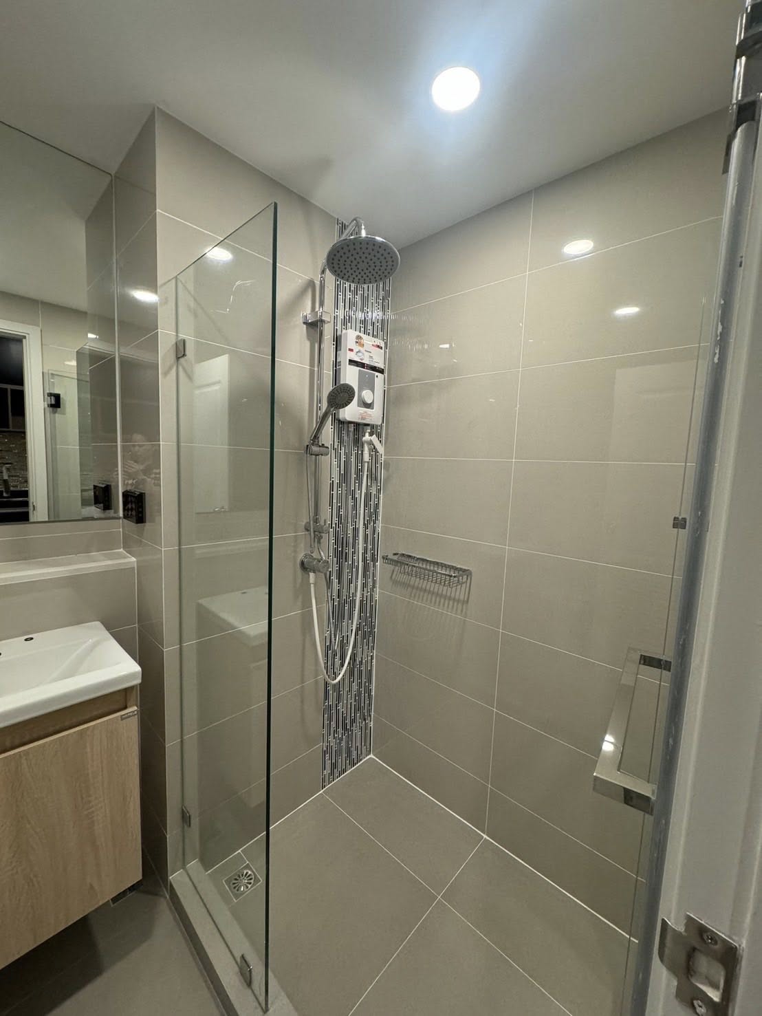 ชื่อโครงการ Cybiq Ratchada 32 (ไซบิค รัชดา 32) Studio 1น้ำ ขนาด 25 ตรม ตึก i ชั้น 7 ราคา 9,000