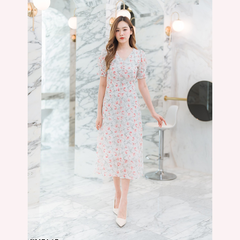 kudapy เดรสยาวสีชมพู/สีฟ้า/สีขาว ลายดอกผ้าปักสวยใส่สบายดูดีน่ารักมากๆ