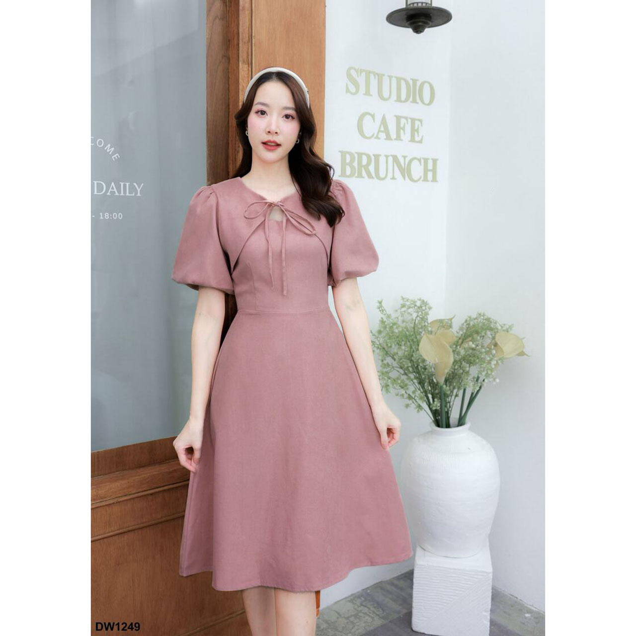 kudapy เดรสสั้นสีเหลือง/สีชมพู/สีกรม แขนตุ๊กตาผูกโบว์กระโปรงบาน ใส่สบายสวยดูดี