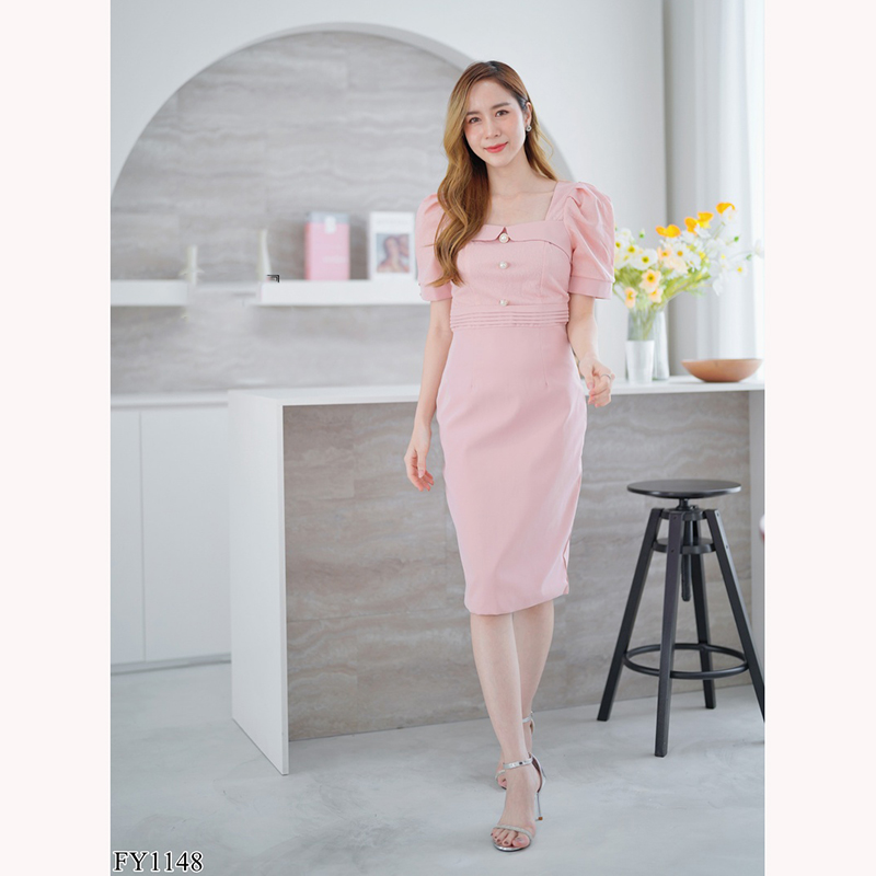 kudapy เดรสสั้นสีชมพู/สีขาว กระโปรงเข้ารูปมีกระดุมกลางอก