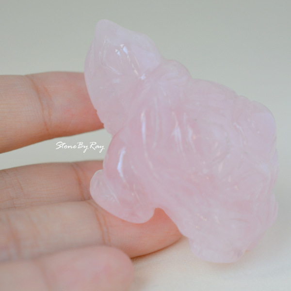หินโรสควอตซ์แกะสลักรูปเต่า (Rose Quartz)