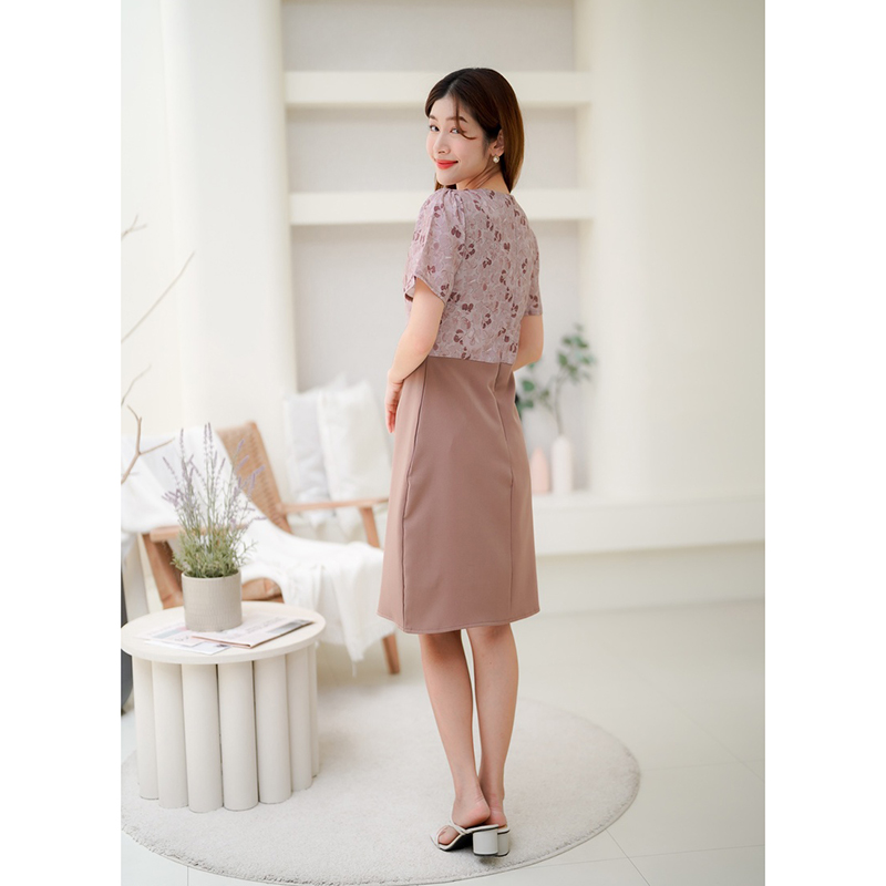 kudapy เดรสสั้นสีน้ำตาล/สีชมพู/สีม่วง ลายดอกคอบัว