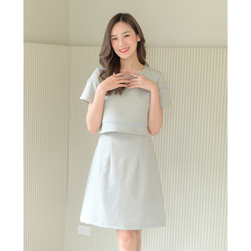 kudapy เดรสสั้นสีมัทฉะ/สีเบจ/สีกรม ทรงเอ ดีไซน์น่ารัก ตัดต่อเหมือนใส่แยกชิ้น จริงๆเป็นเดรสชิ้นเดียว ตัวเสื้อเพิ่มกิมมิคเส้นกุ๊นตัดต่อไปถึงช่วงแขน