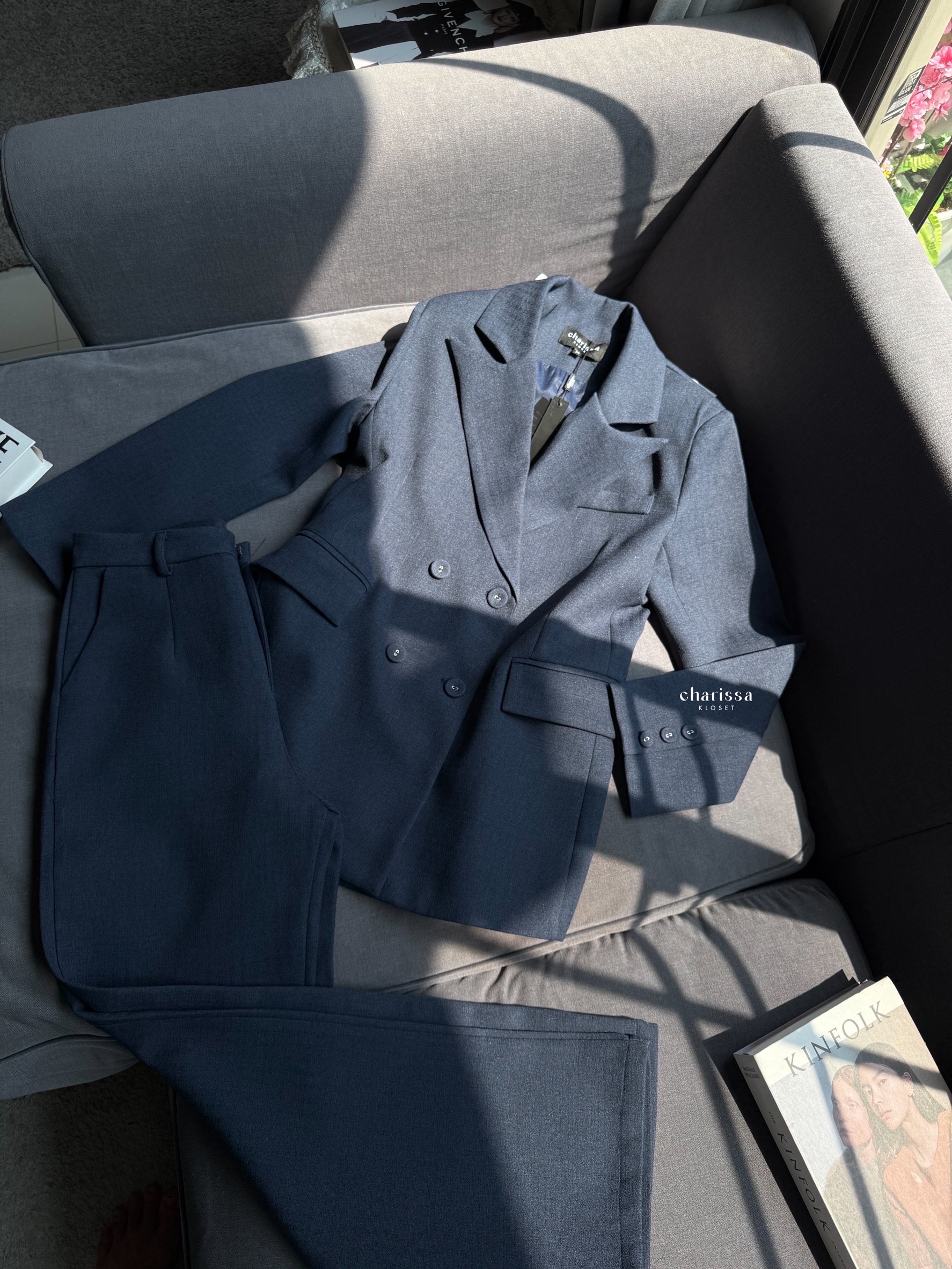 kudapy เซ็ทสูท ผ้าทอชนิดพิเศษ ยับยาก อัดกาวทั้งชุด เสื้อสูททรงทันสมัยออกออกแบบให้มีทรงยาวเข้ารูป