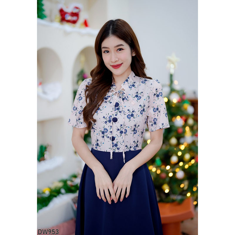 kudapy เดรสสั้นสีชมพู/สีกรม ทรงบานลายดอกคอผูกโบว์