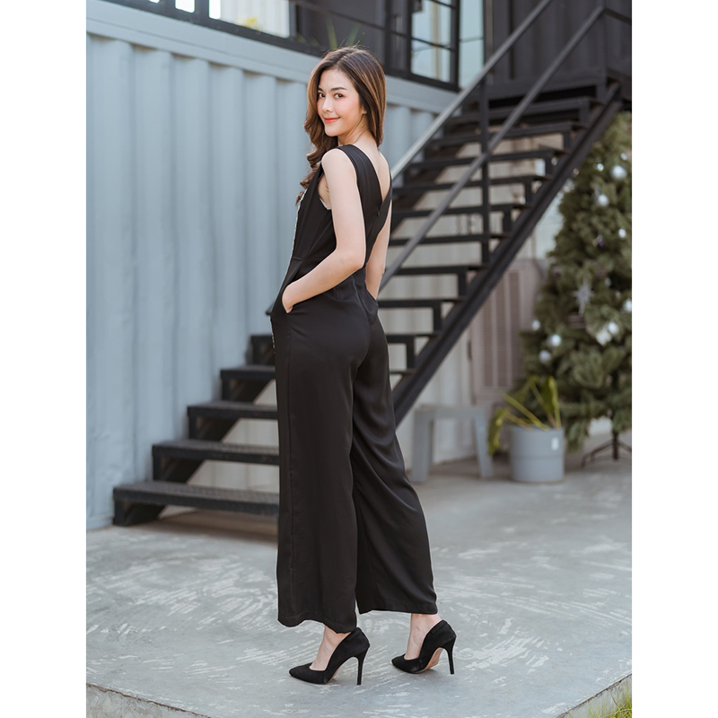 kudapy จั้มสูทสีดำขายาว จั้มขายาวแขนกุดปักเลื่อมสวยดูดี