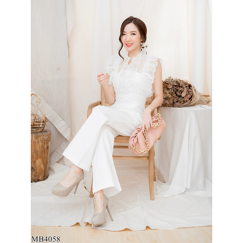 kudapy จั้มสูทสีดำ/สีชมพู/สีขาว เสื้อลูกไม้คอวีแขนกุดแต่งระบายขายาว