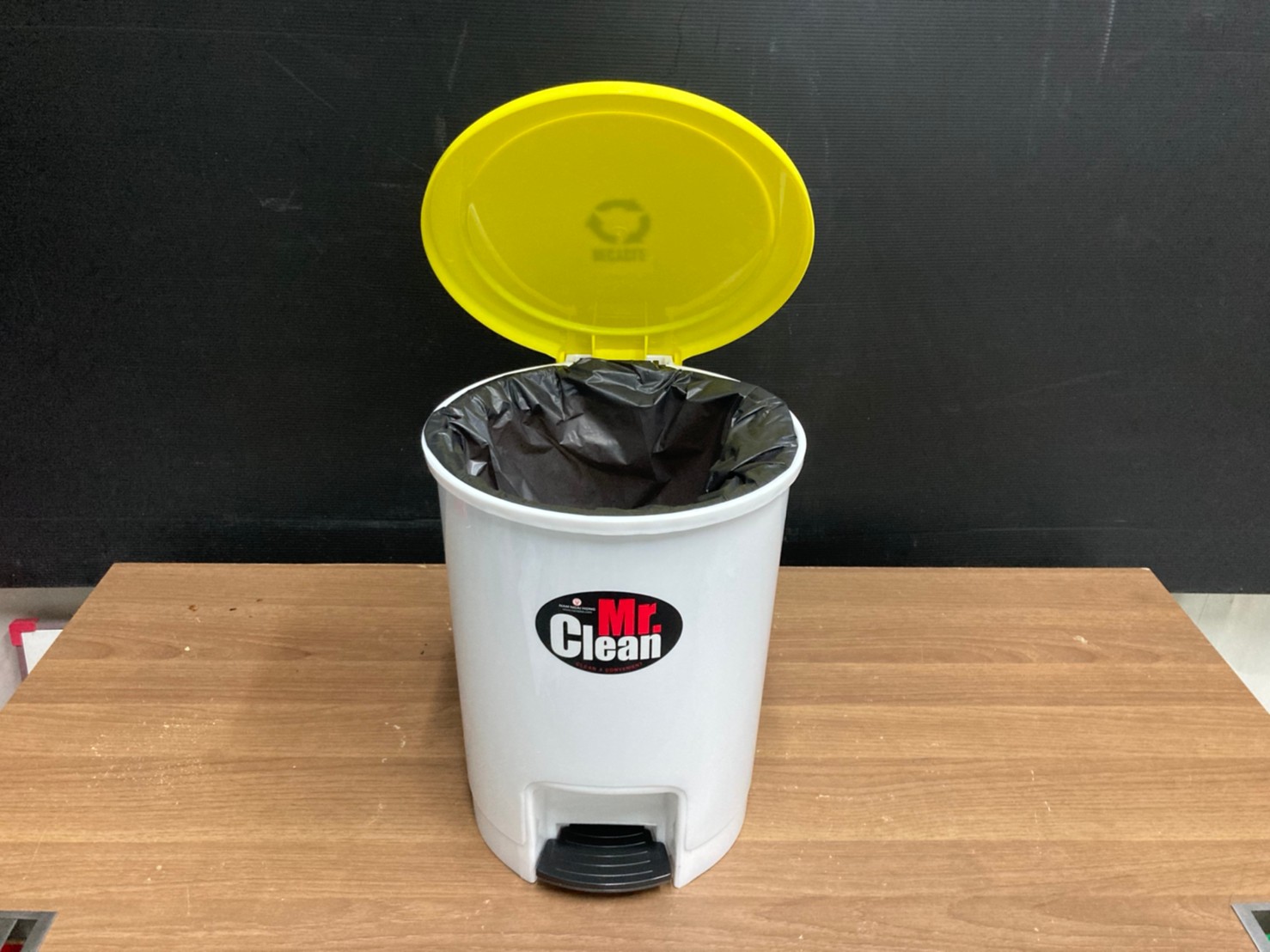 ถังขยะทรงกลม เท้าเหยียบ 12ลิตร