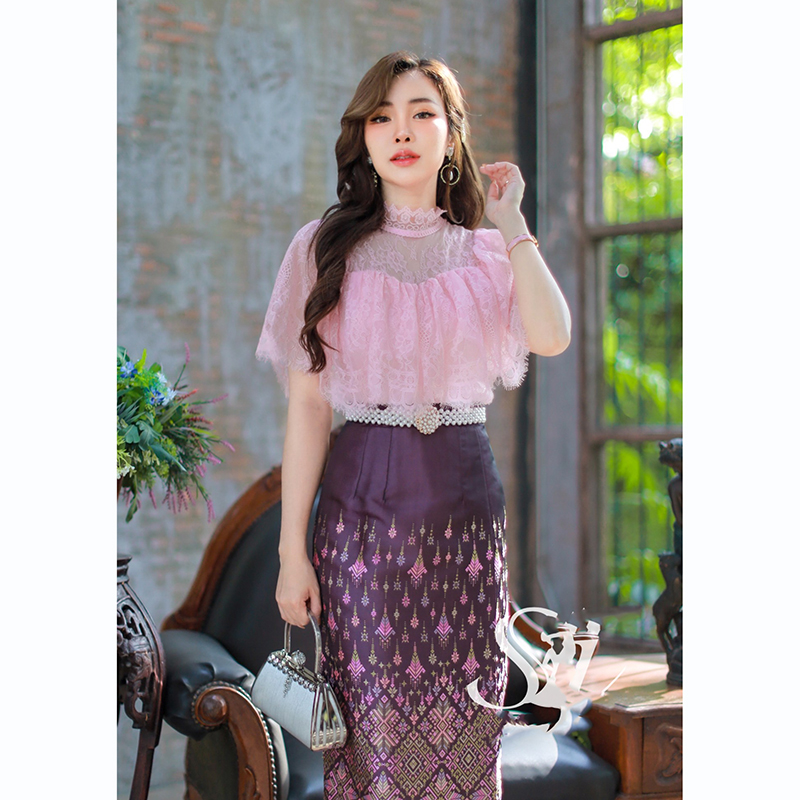 kudapy เซ็ทเสื้อลูกไม้แต่งระบายรอบตัวหน้าหลัง +ผ้าถุงสำเร็จรูป เกรดพรีเมี่ยมอัดกาว ซิปหลัง