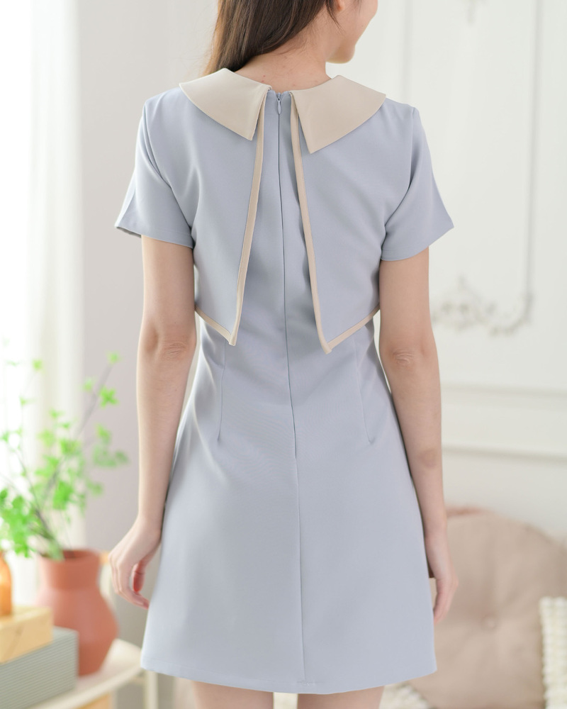 kudapy เดรสแขนสั้น เล่นสีคอปกและกุ๊นขอบ ดีไซน์เหมือนใส่เสื้อกั๊ก แพทเทิร์นสวยเข้าเอว ตัดต่อคิ้วกลางลำตัวจับเกล็ดเข้ารูป